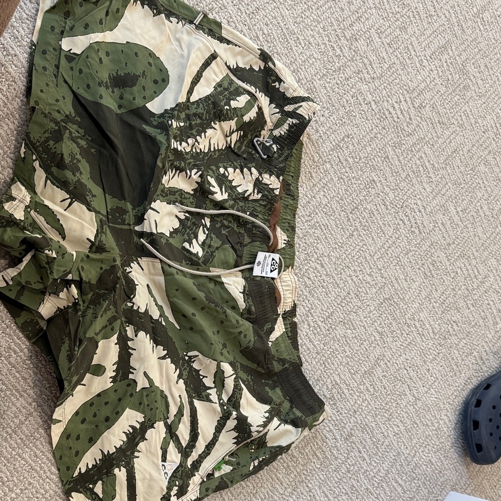Nike ACG reservoir goat shorts - Picture 2 of 3